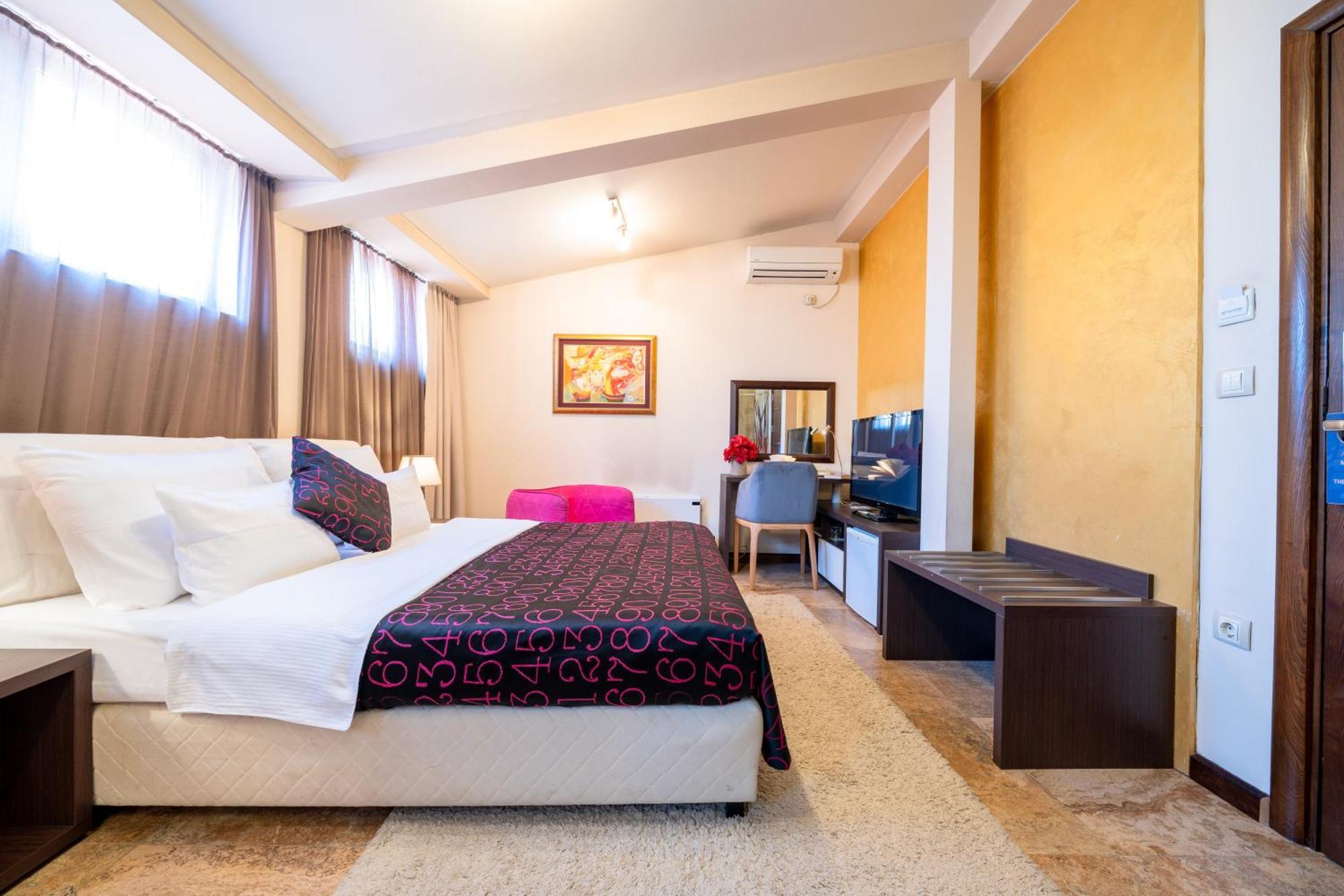 Hotel Alexandar Lux Podgorica Exteriér fotografie